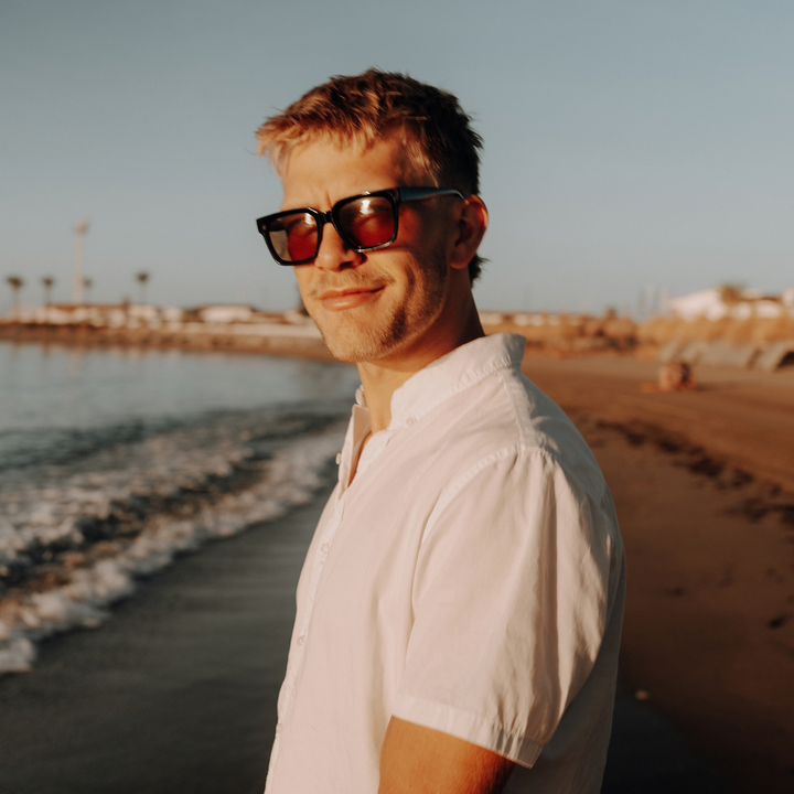Bacoli Schwarze Rote Brillenglas Sonnenbrille – KLASSISCH